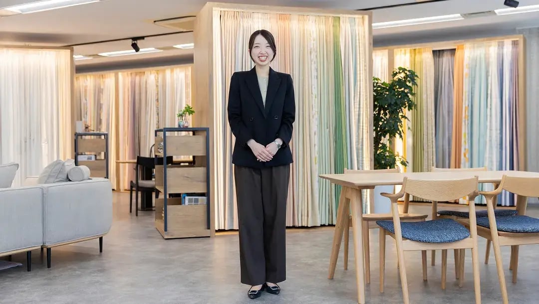 スタッフがお客様をお出迎え
