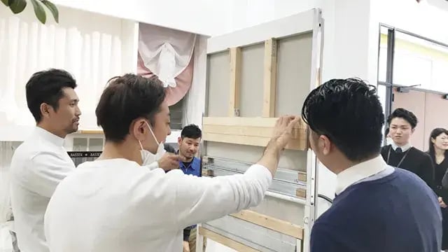 研修を受ける職人